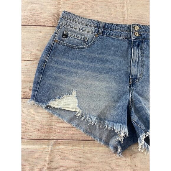 KanCan Women' Raw Hem Distressed Denim Shorts - 2XL - Picture 2 of 11